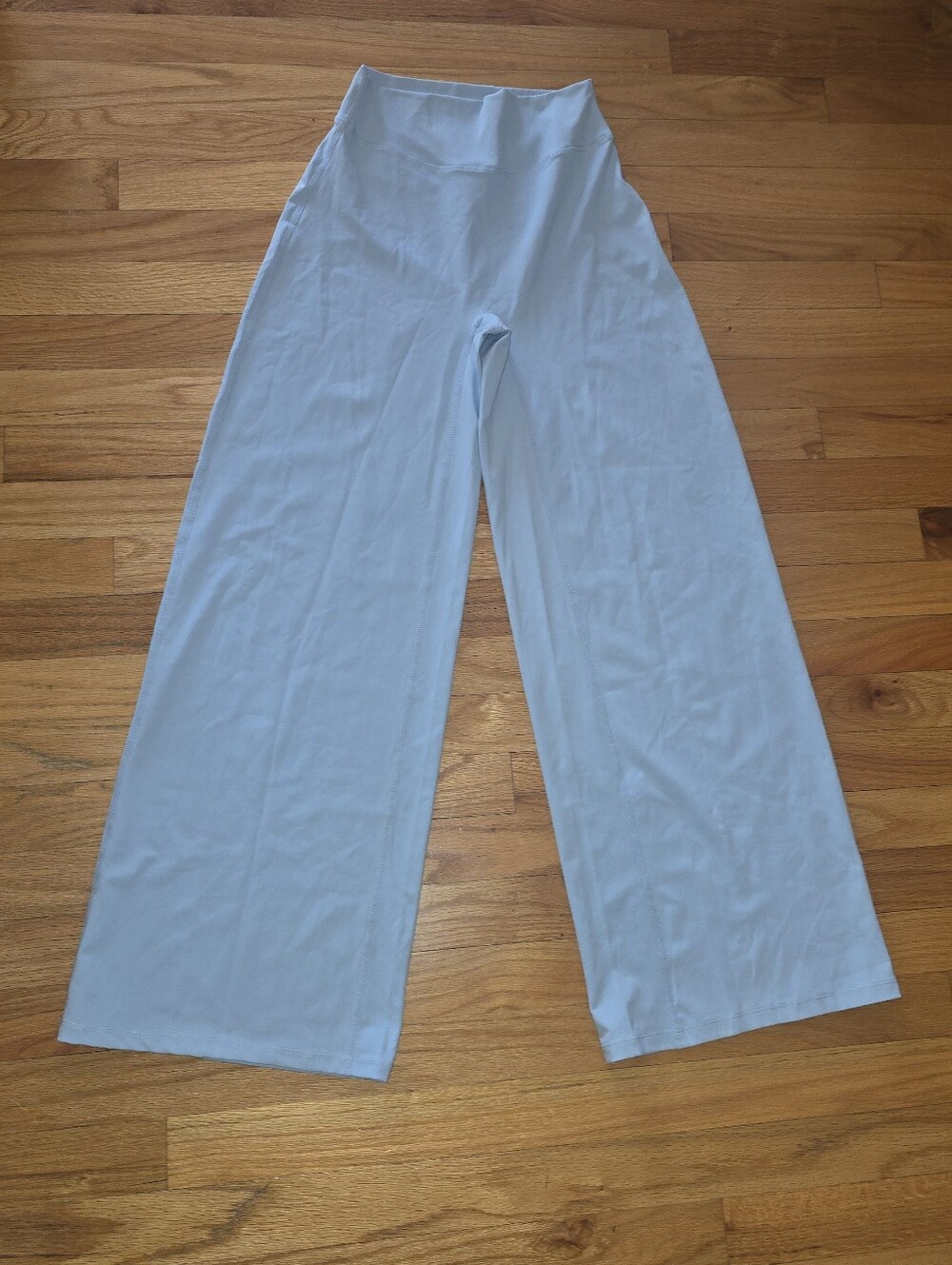 Light Blue wide legged women's size medium leggings: new without tags